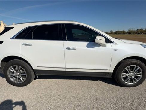 Certified 2023 Cadillac XT5 Premium Luxury image 9