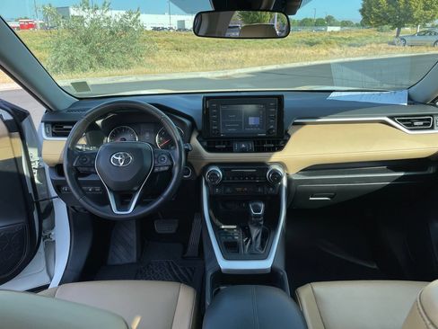 Certified 2021 Toyota RAV4 XLE Premium AWD/4WD image 20