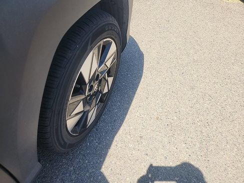 Used 2024 Hyundai Kona SEL FWD image 14