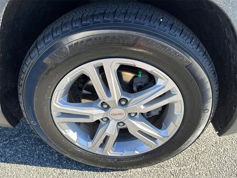 Used 2020 GMC Terrain SLE w/ Driver Convenience Package image 12