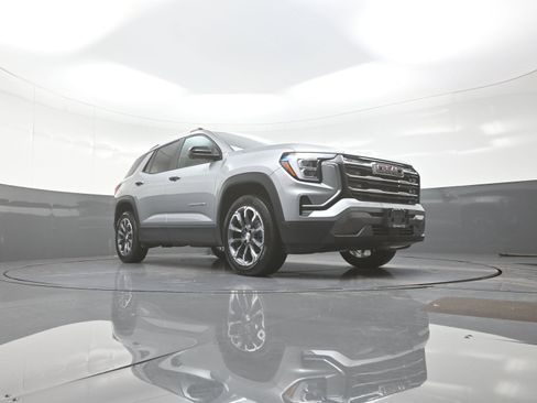 Used 2026 GMC Terrain Elevation w/ Elevation Premium Package AWD/4WD image 9