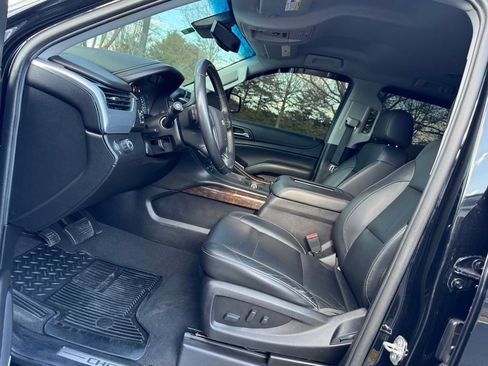 Used 2019 Chevrolet Tahoe LT image 14