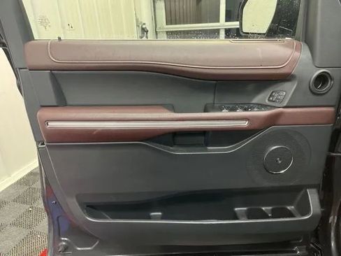 Used 2024 Ford Expedition Limited image 8