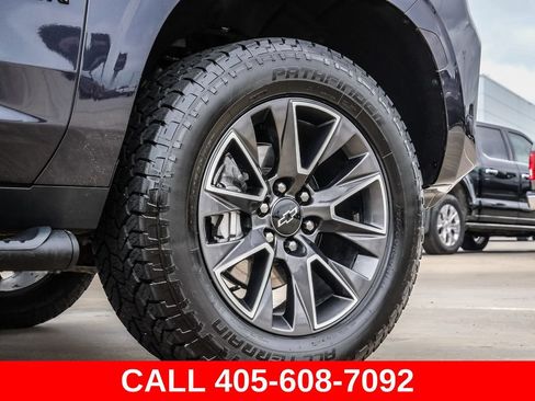 Used 2023 Chevrolet Suburban Z71 w/ Off-Road Capability Package AWD/4WD image 9