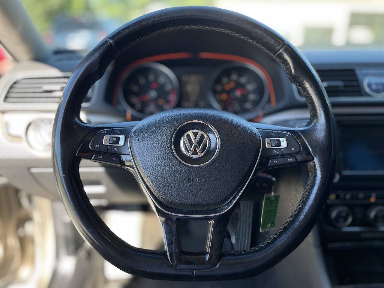 Used 2016 Volkswagen Passat 1.8T SE FWD image 13