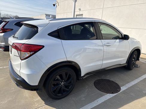 Certified 2022 Honda HR-V Sport image 10