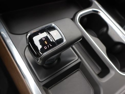 Used 2023 Chevrolet Silverado 1500 High Country w/ High Country Premium Package AWD/4WD image 8