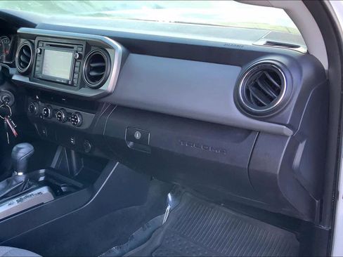 Used 2017 Toyota Tacoma SR5 image 16