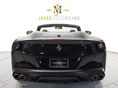 Used 2020 Ferrari Portofino image 9
