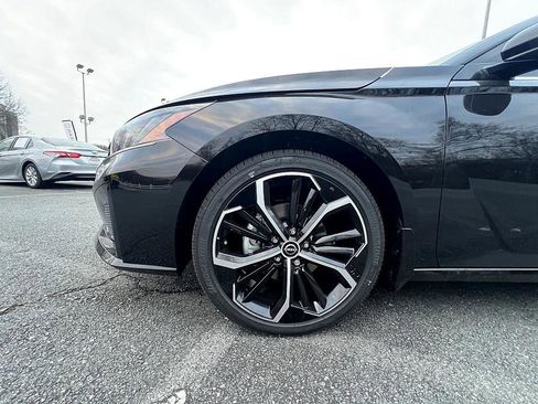 New 2025 Nissan Altima 2.5 SR image 9