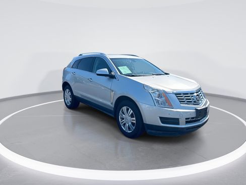 Used 2016 Cadillac SRX Luxury FWD image 2
