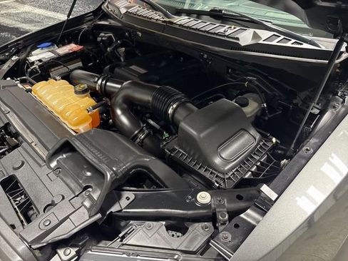 Used 2018 Ford F150 Raptor w/ Equipment Group 802A Luxury image 35