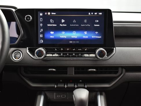 Used 2025 Chevrolet Colorado Trail Boss image 16