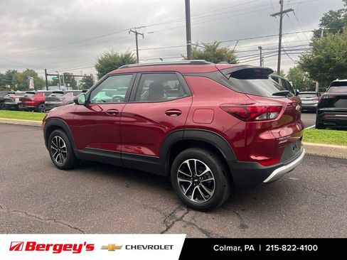 Certified 2024 Chevrolet TrailBlazer LT w/ Driver Confidence Package FWD image 5