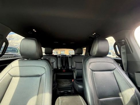 Used 2020 Ford Explorer XLT w/ Equipment Group 202A AWD/4WD image 17