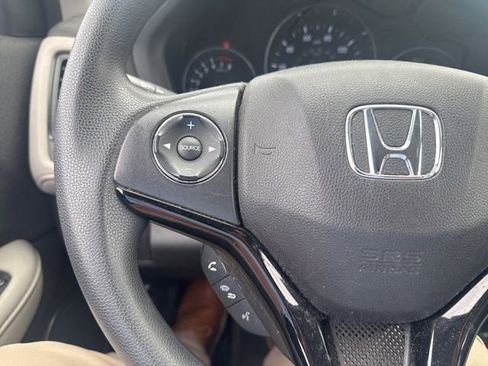 Used 2021 Honda HR-V LX image 18