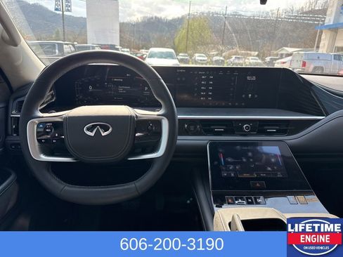 Used 2025 INFINITI QX80 Sensory image 15