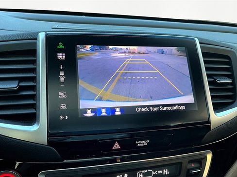 Used 2016 Honda Pilot Touring image 21
