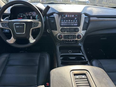 Used 2020 GMC Yukon Denali w/ Denali Premium Package AWD/4WD image 9