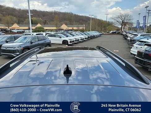 Used 2023 Volkswagen Tiguan SE R-Line FWD image 30