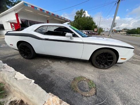 Used 2011 Dodge Challenger R/T RWD image 16