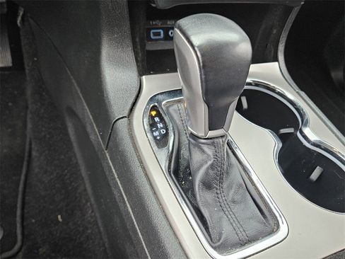 Used 2021 Jeep Grand Cherokee Laredo image 33