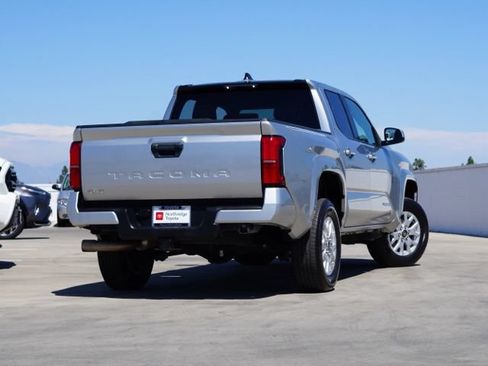 Used 2024 Toyota Tacoma SR5 AWD/4WD image 7