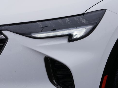 Certified 2023 Buick Envision Preferred w/ Sport Touring Package image 16