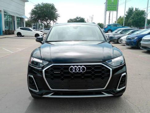 Used 2023 Audi Q5 2.0T Premium w/ Convenience Package AWD/4WD image 2