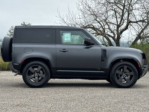 Used 2023 Land Rover Defender 90 V8 AWD/4WD image 3