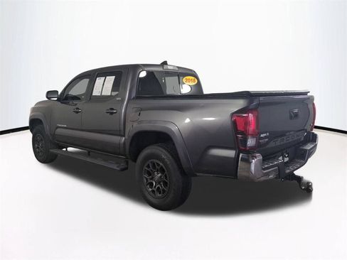 Used 2018 Toyota Tacoma SR5 RWD image 7
