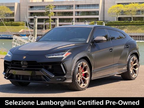 Used 2023 Lamborghini Urus Performante AWD/4WD image 1