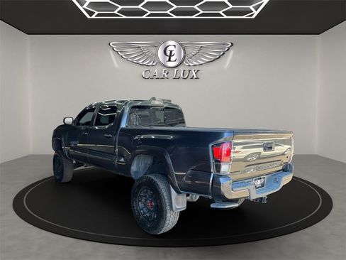 Used 2020 Toyota Tacoma TRD Sport image 4