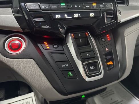 Used 2018 Honda Odyssey EX-L image 19