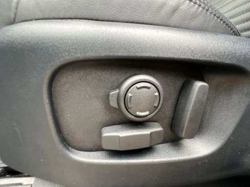 Used 2020 Land Rover Discovery HSE Luxury image 14