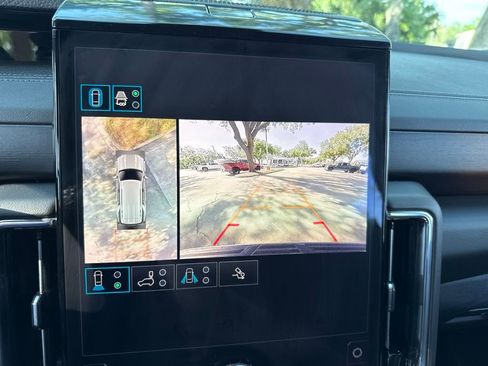Used 2025 GMC Yukon Denali AWD/4WD image 36