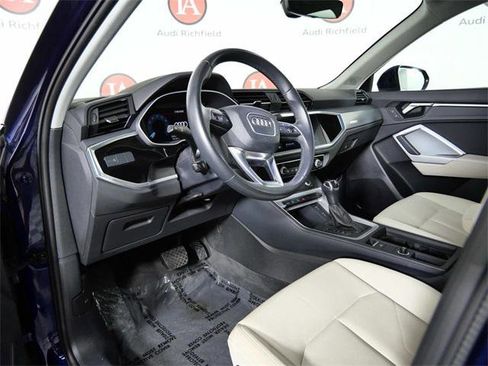 Certified 2022 Audi Q3 2.0T Premium w/ Convenience Package image 17