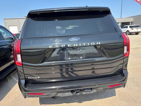 Used 2025 Ford Expedition Active AWD/4WD image 6