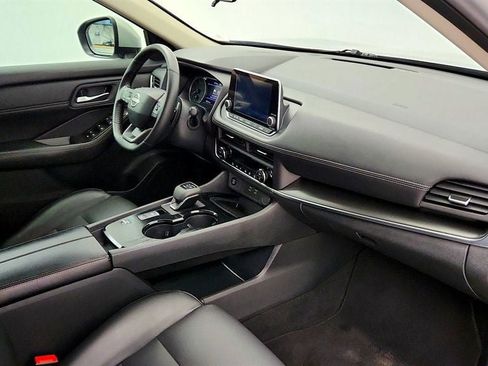 Used 2025 Nissan Rogue SV w/ SV Premium Package FWD image 25