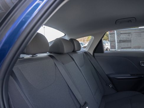 New 2025 Kia K4 LXS image 39