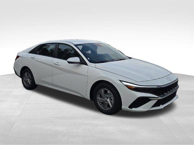 New 2026 Hyundai Elantra SE FWD image 7