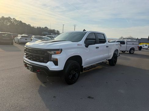 Used 2022 Chevrolet Silverado 1500 Custom Trail Boss AWD/4WD image 2