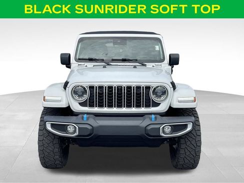 Used 2024 Jeep Wrangler Unlimited Sahara w/ Technology Group AWD/4WD image 3