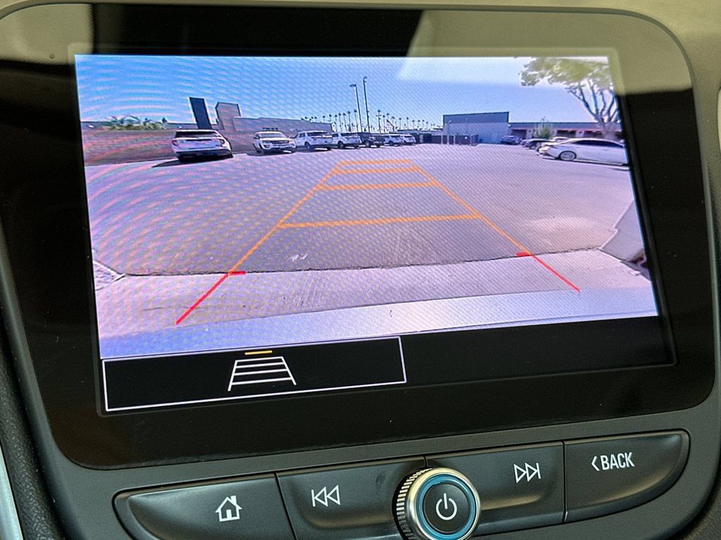 Used 2024 Chevrolet Malibu LT FWD image 17