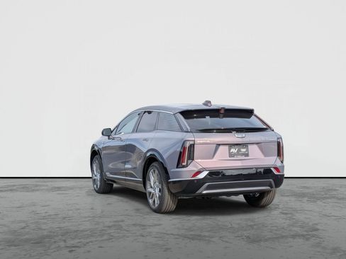 New 2026 Cadillac Optiq Luxury 1 image 8