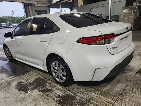 Used 2024 Toyota Corolla LE FWD image 2