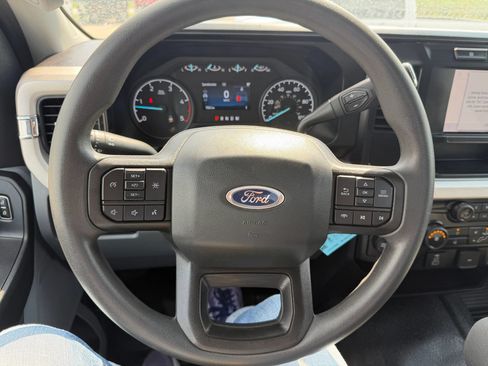 Used 2024 Ford F550 4x4 Regular Cab Super Duty image 14