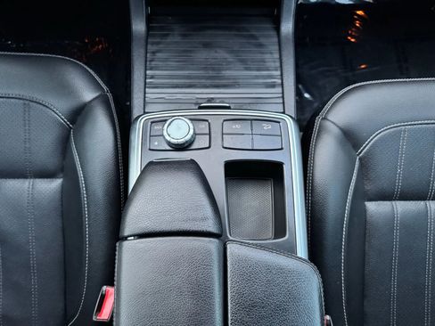 Used 2014 Mercedes-Benz GL 450 GL 450 4MATIC Sport Utility 4D image 33