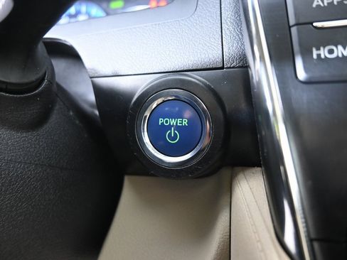 Used 2014 Toyota Camry LE image 31