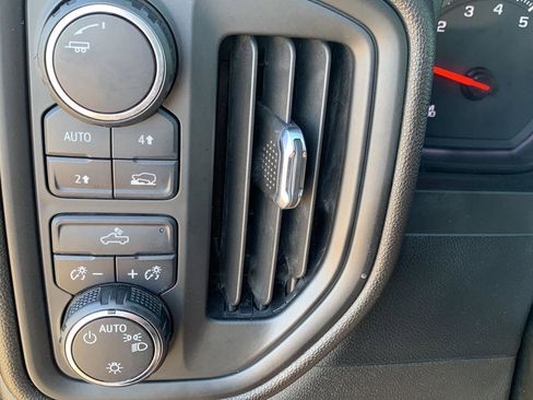 Used 2022 Chevrolet Silverado 1500 W/T w/ Trailering Package image 7